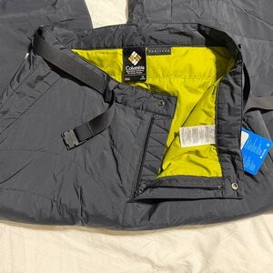 Columbia Women's Black Pants with Light Green Lining